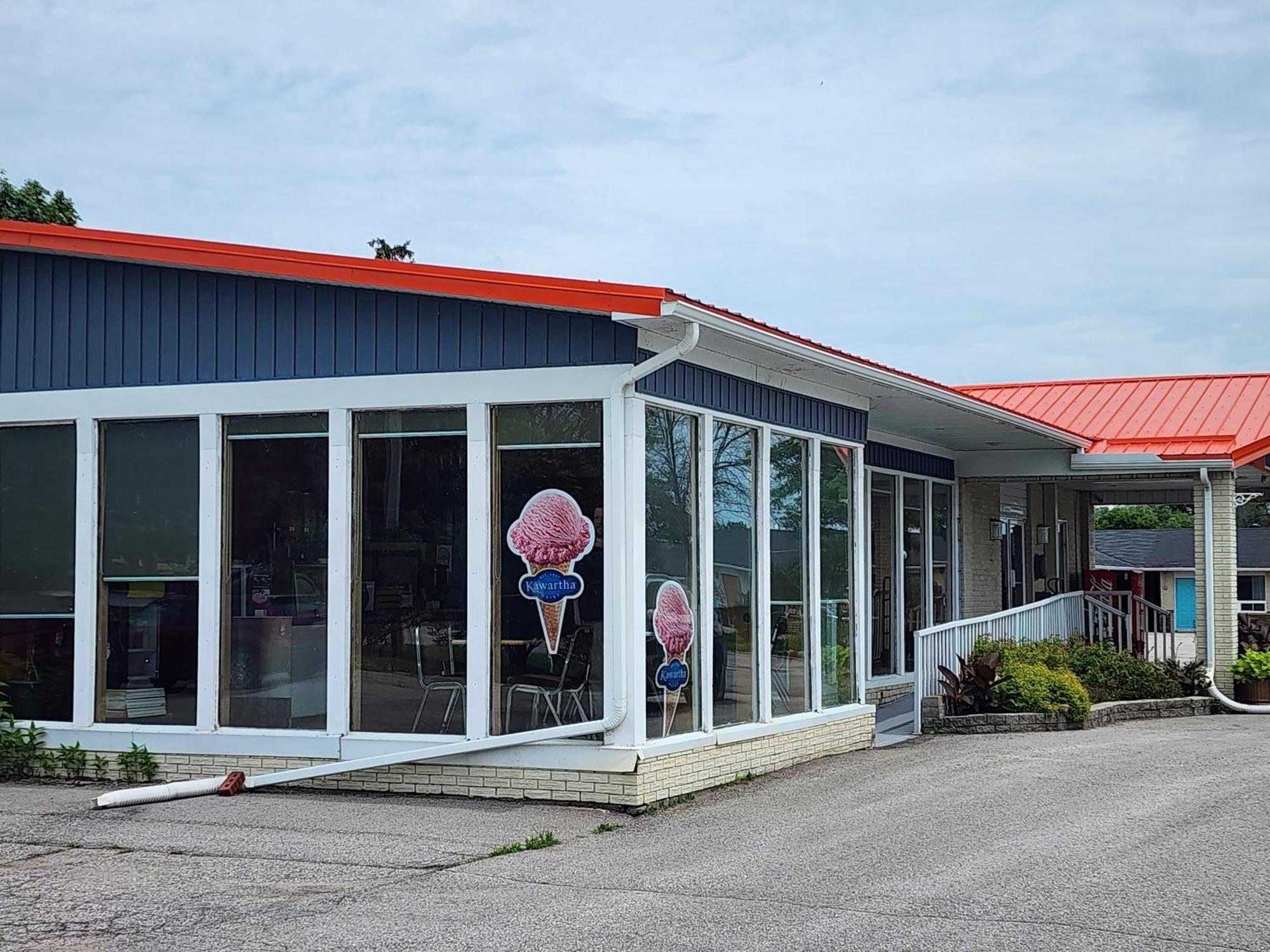 Howard Johnson By Wyndham Lindsay Eksteriør bilde